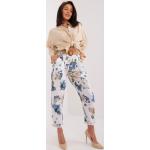Dámské Plátěné kalhoty FashionHunters v bílé barvě s květinovým vzorem ve velikosti Onesize ve slevě 