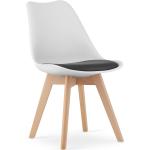 Jídelní židle v bílé barvě ve skandinávském stylu z buku 