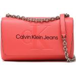 Dámské Designer Luxusní kabelky Calvin Klein Jeans v korálově červené barvě z koženky veganské ve slevě 