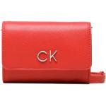 Dámské Designer Messenger tašky přes rameno Calvin Klein v červené barvě z koženky veganské ve slevě 