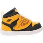 Dětské Basketbalové boty v žluté barvě ve velikosti 23,5 