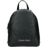 Dámské Designer Městské batohy Calvin Klein v černé barvě v elegantním stylu z koženky 