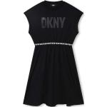 Dětské šaty Dívčí v černé barvě z polyesteru Designer od značky DKNY z obchodu Answear.cz s poštovným zdarma 