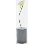 Vázy Gravelli ve světle šedivé barvě v minimalistickém stylu 