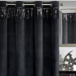 Závěsy v černé barvě v elegantním stylu ze sametu 