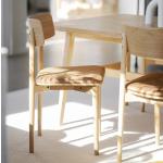 Jídelní židle v hnědé barvě v moderním stylu ze dřeva ve slevě 
