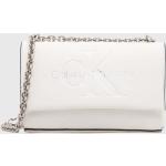Dámské Designer Luxusní kabelky Calvin Klein Jeans v bílé barvě z polyuretanu s vnitřním organizérem 