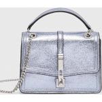 Dámské Luxusní kabelky Guess ve stříbrné barvě z polyesteru s vnitřním organizérem ve slevě 