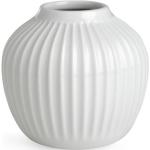 Vázy v bílé barvě v industriálním stylu z keramiky o velikosti 13 cm 