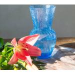 Vázy ve světle modré barvě v moderním stylu 
