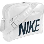 Tašky Nike Heritage v námořnicky modré barvě v elegantním stylu 