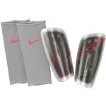 Fotbalové chrániče Nike Mercurial v šedé barvě ve velikosti S 
