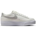 Dámské Tenisky na platformě Nike Blazer Low v bílé barvě v retro stylu ve velikosti 40,5 ve slevě 