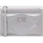 Dámské Designer Luxusní peněženky Calvin Klein ve stříbrné barvě z polyuretanu ve slevě 
