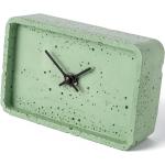 Nástěnné hodiny v zelené barvě 