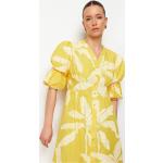 Dámské Košilové šaty Trendyol v žluté barvě s květinovým vzorem z polyesteru ve velikosti 9 XL ve slevě 