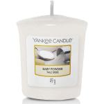 Aromatické svíčky Yankee Candle Baby Powder v pudrové barvě 