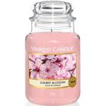 Aromatické svíčky Yankee Candle v pudrové barvě s motivem Meme / Theme Cherry Blossom 