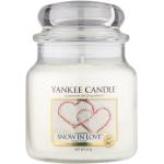 Yankee Candle Snow in Love vonná svíčka Classic střední 411 g