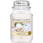 Aromatické svíčky Yankee Candle Wedding Day v pudrové barvě 